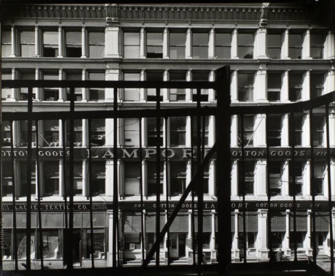 Lamport Export Company, 507-511 Broadway, Manhattan. By Abbott, Berenice (1935).