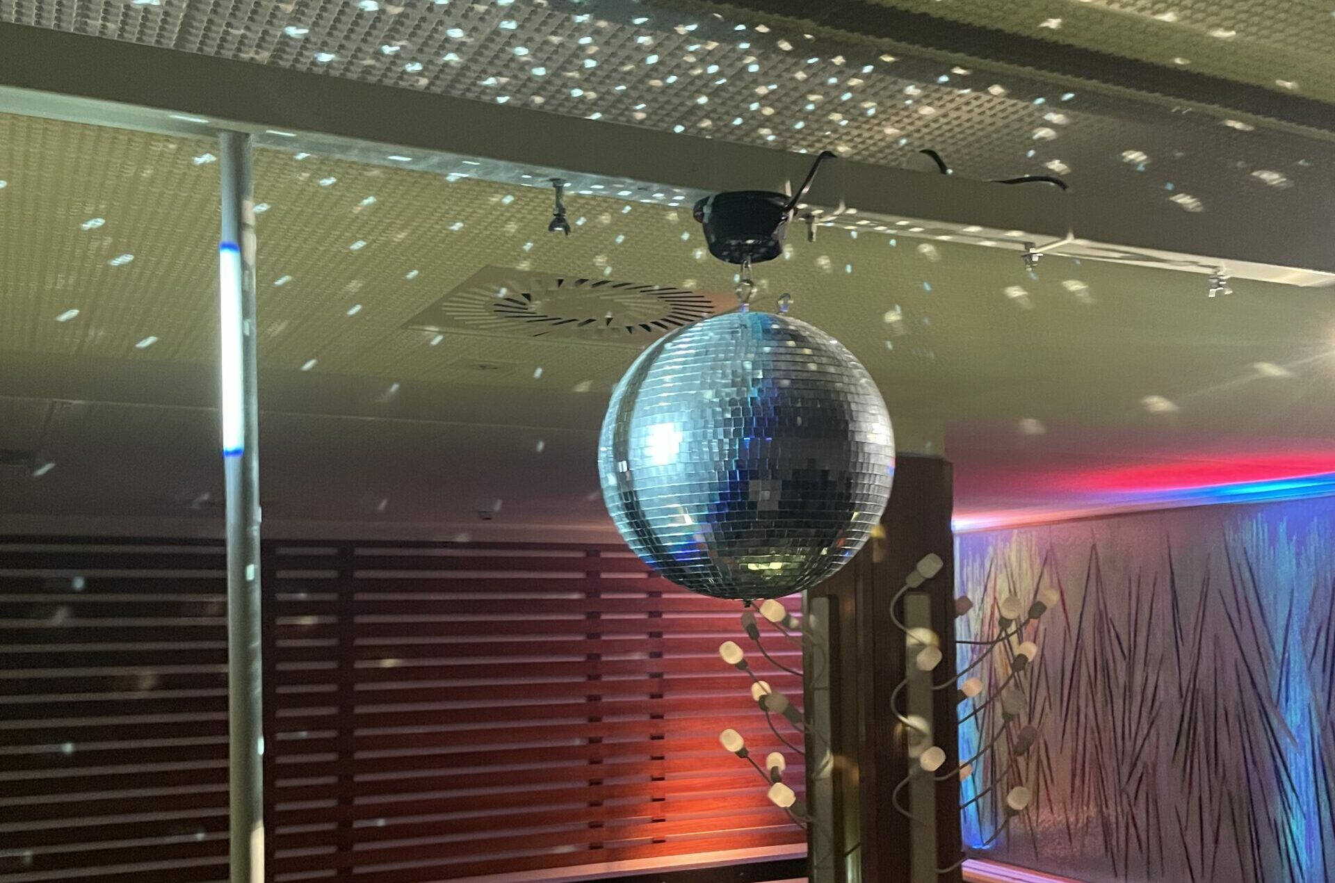 Zwischen-Gottesdienst-und-Apr-s-Ski-Kurtis-Blow-live